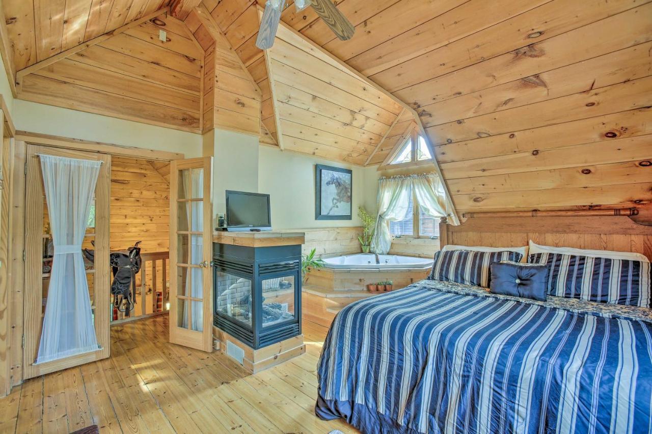 Resort Cabin With Fire Pit Golf, Hike And Play! Rothbury Exterior foto